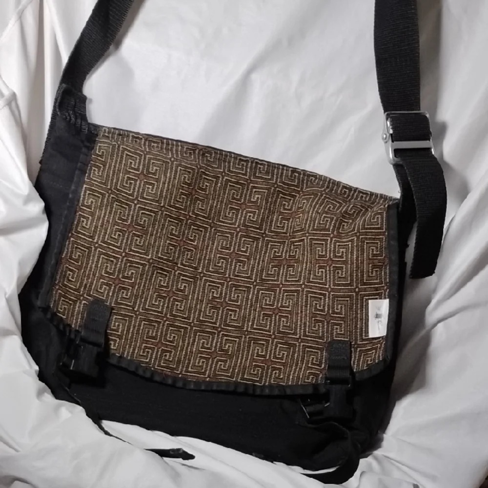 Messenger Bag CourierWare Heavy Greek Scroll